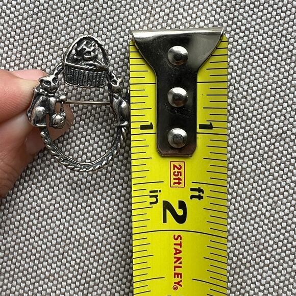 Sterling Silver Cat Pin Brooch Marked 925 Vintage Circular Wreath Kittens - Picture 8 of 9